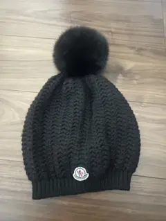 MONCLER ブラック ニット帽 ファー付き