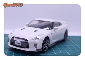 NISSAN SKYLINE GT-R（R3５）　日産　ニッサン　スカイライン　1/32　アオシマ製　プラモデル　完成品！