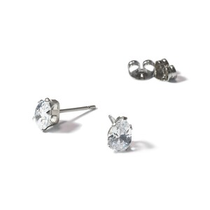 【バラ売り/1個】 ピアス サージカルステンレス ティアドロップ型キュービックジルコニアのピアス 高さ7.0mm クリア 雫 滴 しずく 水滴