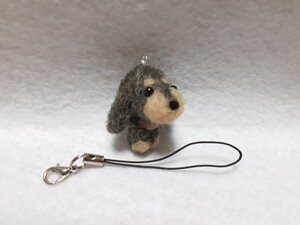 羊毛フェルト ハンドメイド 仔犬 ミニチュアダックス　ブラックタンちゃん ストラップ 