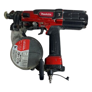 ♭♭ MAKITA マキタ 41ｍｍ高圧エアビス打ち機 AR411HR レッド やや傷や汚れあり