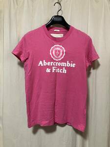 Abercrombie & Fitch アバクロンビーアンドフィッチ ロゴアップリケ/エンブレム刺繍付きTシャツ ピンク S 中古品