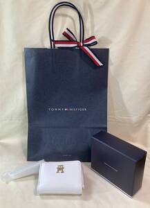 TOMMY HILFIGER　トミー　財布　トライ　フォールド　レディース