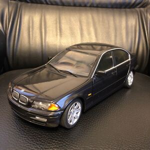 UTモデル　1/18 BMW 328i 