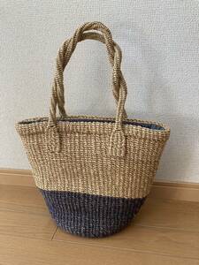 無印良品　アバカ材かごバッグ