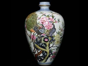 【瓏】陶磁器 粉彩花鳥紋梅瓶 大清雍正年製 染付 置物擺件 古賞物 中国古美術 蔵出