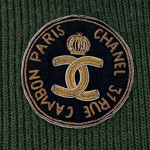 CHANEL　シャネル　レア　ヴィンテージ　ロゴワッペン　ニット　セーター　1991年　レア物図鑑掲載　トップス