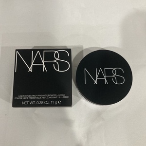 新品未使用 NARS ナーズ ライトリフレクティング プリズマティックパウダー ルース 03731 MILKY WAY 11g 限定品 (411-1)