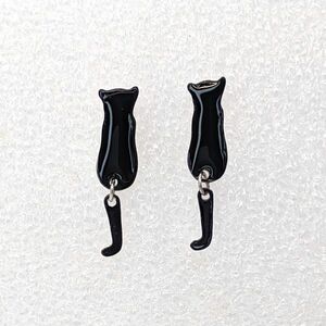 黒猫のピアス