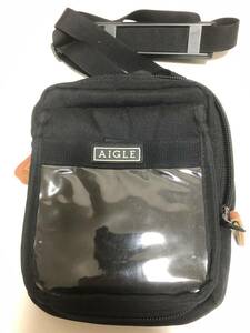 AIGLE エーグル　ショルダーバッグ ・ ポシェット 黒（USED）～スマホと財布入れにジャストサイズ～