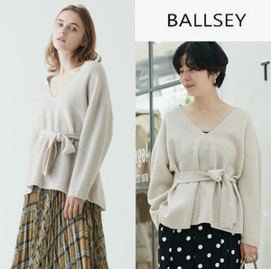 美品　Ballsey ボールジィ　カシミヤ混ベルテッドVネックプルオーバー　サイズS　ベージュ　定価23,100円