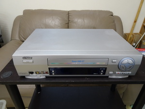 【Victor　ビデオカセットレコーダー　HR-S300　②】家電　映像機器　VHSビデオデッキ　2000年製　動作OK　リモコン無し【倉庫】20240323