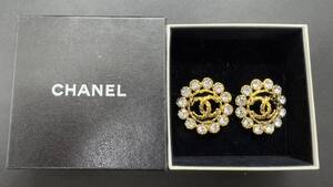 【超お買い得】★定価10万超え　美品　CHANEL シャンル　ココマーク ラインストーン イヤリング 93A刻印　ゴールド アクセサリー 箱付き★