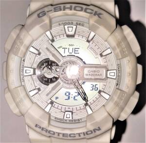 新品同様 レア アナデジ　G-SHOCK　ジーショック トライバルデザイン　GA-110TP ホワイト　かっこいい　渋い　074