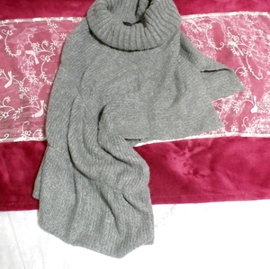 灰色グレーちょっと変わった形のセーターニット風ポンチョケープ Gray little unusual shape sweater knit style poncho cape