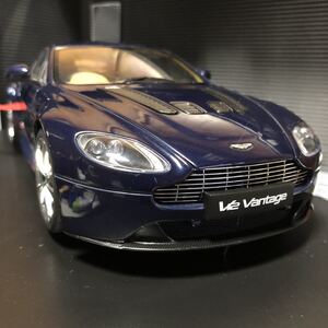 未展示品　オートアート 1/18 アストンマーチン V12 Vantage 2010 ミッドナイトブルー