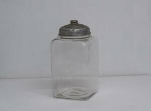 ■ 昭和の雑貨　’50年代のアルミ蓋付きガラス瓶　保存瓶　駄菓子入れ　昭和レトロ ■