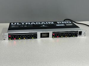 BEHRINGER ベリンガー ULTRAGAIN PRO MIC2200 マイクプリアンプ 通電のみ確認済み 現状品