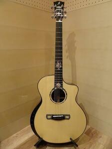 Merida custom AhLatin Acousticギター