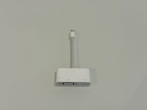 Apple Lightning to VGA Adapter MD825AM/A アップル