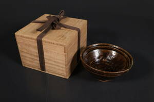 【和】(9150)　時代古作　桃山　古唐津茶碗　青唐津　保管箱有　茶道具