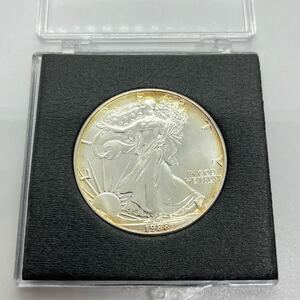 アメリカ 銀貨 1オンス 純銀 FINE SILVER 1oz LIBERTY USA 1988 IN GOT 31.6g 1ドル