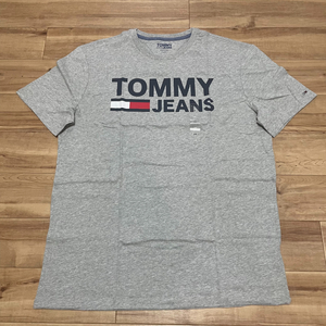 USA正規品 【 TOMMY JEANS 】 トミージーンズ ロゴ Tシャツ コットン100％ ストリート HIPHOP 袖ワンポイント グレー 〈M〉