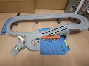 トミカ 高速道路にぎやかドライブ タカラトミー おもちゃ TOMY　トミカワールド　動作品