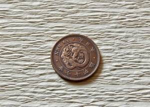 　半銭銅貨　　明治17年　　送料無料　　（9995）日本　古銭　貨幣　菊の紋章　骨董品　ポイント　近代　コイン　お金
