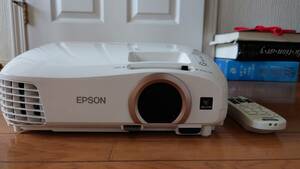 EPSON EH-TW5350 ホームプロジェクター