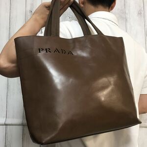 極美品/A4●プラダ PRADA トートバッグ ブリーフケース 肩掛け メンズ ビジネスバッグ 大容量 書類かばん ロゴ型抜き レザー 本革 ブラウン