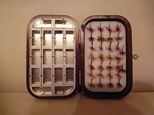 ***　Richard Wheatley Deluxe Wooden Fly Box with Flies ・ ホイットレー フライ ボックス　***