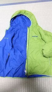 mont-bell モンベルリバーシブル防寒性高いジャケットサイズは130~140位だと思います。