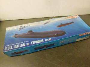 令ろ105な-2/プラモデル　U.S.S.　DALLAS VS TYPHOON　CLASS　1/700　画像のものが全てです (揃っているか不明）