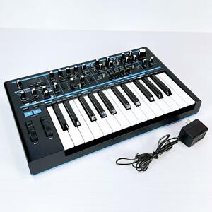 NOVATION BASS STATION II シンセサイザー