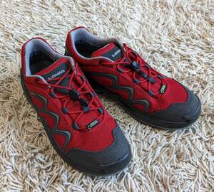 mus_073 LOWA キッズスニーカー JUNIOR 靴 アウトドア GORE-TEX ゴアテックス トレッキングシューズ 登山 ★ EU35 22.5cm相当 赤 黒