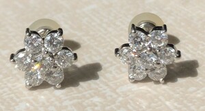 Pt プラチナ 天然ダイヤモンドピアス 《本物》計1.00cｔ (0.5ct×2)　フラワーピアス　刻印あり　＊