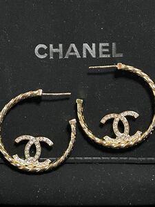 CHANEL フープピアス