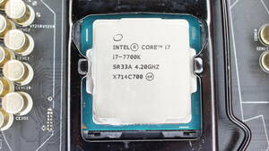 【動作動画収録・LGA1151最速・Up to 4.5GHz・倍率可変】Intel インテル Core i7-7700K プロセッサー【グリス割れについても解説】