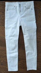 未使用品★ユニクロ UNIQLO JEANS白 ウエスト61cm 股下64cm