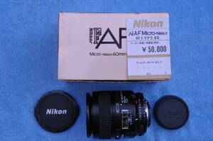 Nikon AF Micro Nikkor 60mm F2.8S 外観美品ですが？