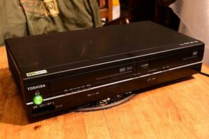 【家電】2011年製 東芝 SD-V800 DVDプレーヤー ビデオデッキ 通電確認済