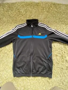 124 adidasトラックジャケット