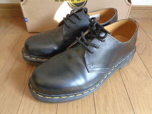 美品 Dr.Martens ドクターマーチン ブラック レザー イエローステッチ 3アイレット プレーントゥー 黒 黄 ☆ イングランド 英国 ホワイト社