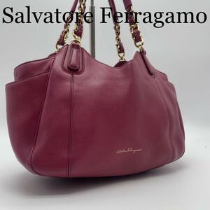 Salvatore Ferragamo ハンドバッグ レザーチェーン　ピンク