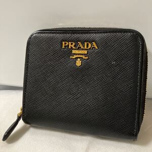 【美品】 PRADA プラダ 二つ折り財布 サフィアーノレザー ラウンドファスナー 小銭入れ ブラック シリアルあり