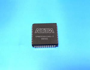 ○ALTARA EPM7032LC44-7 PLD 未使用品 管理WPK20