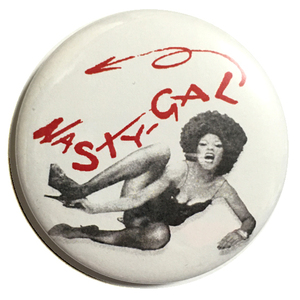 デカ缶バッジ 58mm BETTY DAVIS NASTY GAL ベティー・デイヴィス マイルス デイヴィス Miles Davis FUNK SOUL