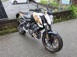 KTM　125デューク　JGA　シロ/クロ