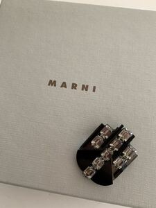 マルニ　ブローチ　シルバー　ブラック　ビジュー　MARNI